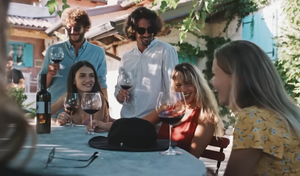 Grosso errore: gli italiani hanno promosso il turismo in un video con attori sloveni