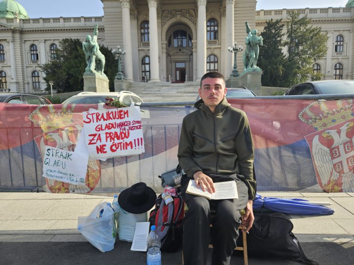 Andrej Obradović već peti dan štrajkuje glađu.