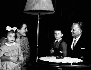 Tito sa suprugom Jovankom i unucima Zlaticom i Joškom u Užickoj 15