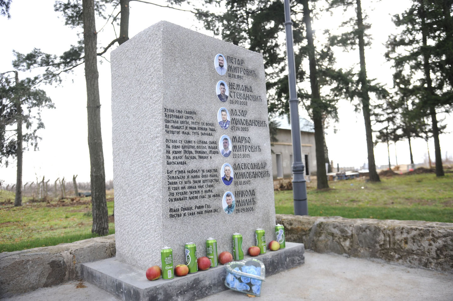 Spomenik nastradalima u Malom Orašju (Foto: FoNet/Ana Paunković)