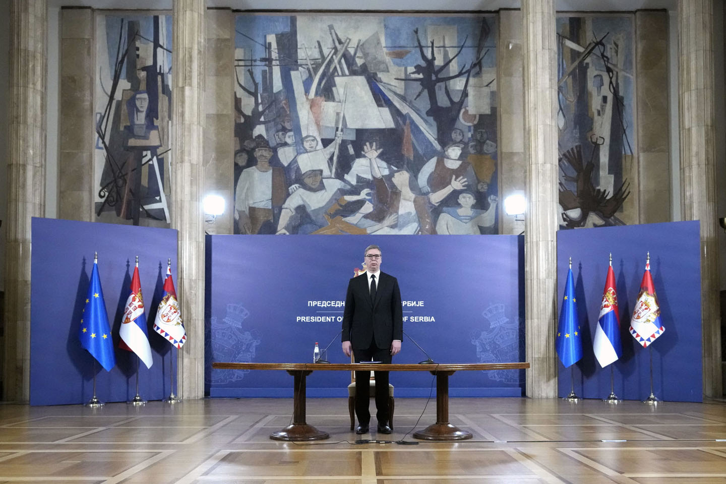 Aleksandar Vučić na konferenciji 3. maja (Foto: AP/Darko Vojinović)
