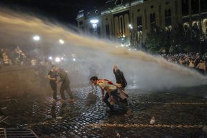 Masovne demonstarcije u Tbilisiju / Foto: AP/Zurab Tsertsvadze