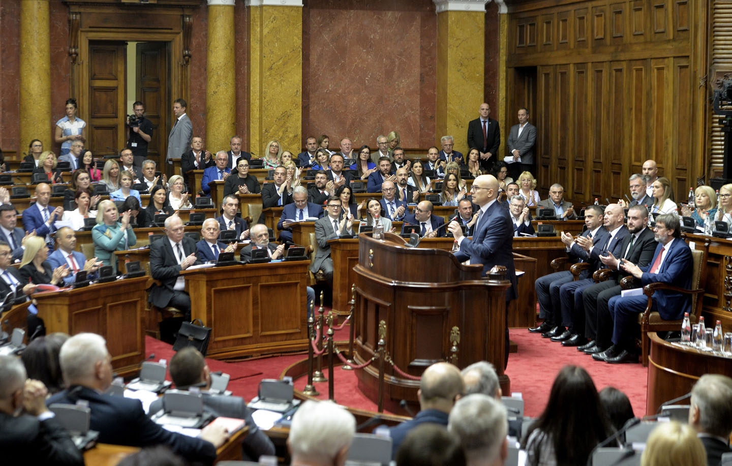 Izabrana nova Vlada Srbije nakon osmočasovne rasprave