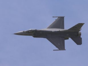 Veštačka inteligencija prvi put upravljala borbenim avionom F-16