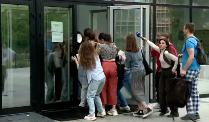 Grupa studenata STAV blokirala Rektorat Univerziteta u Novom Sadu