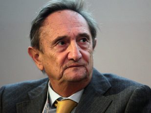 Profesor Ekonomskog fakulteta i akademik Pavle Petrović