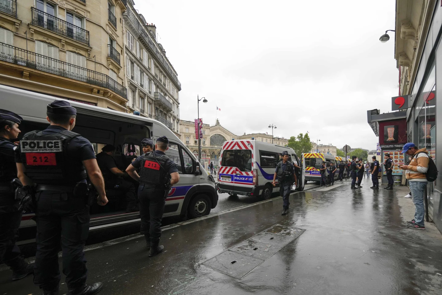 Policijske patrole u Parizu