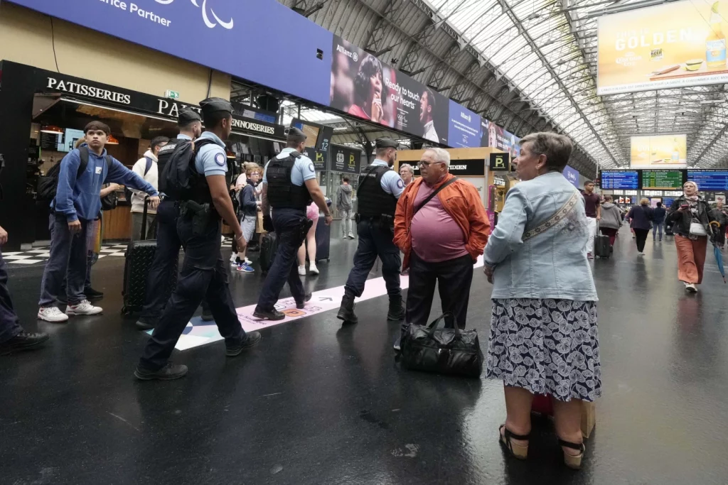 Gužva na stanici Gare de l'Est u Parizu zbog napada na železničku infrastrukturu