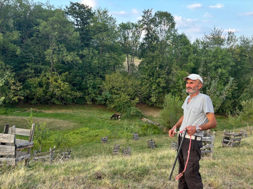 Milenko Dragutinović kraj doline u koju je ušao medved