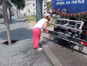 Da li bi voda trebalo da bude ustavna kategorija?