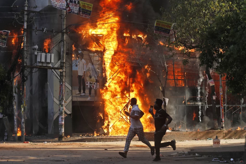 Protesti u Bangladešu: Broj žrtava se popeo na 300