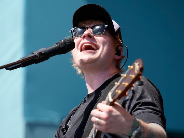 Britanski pevač Ed Šran na koncert