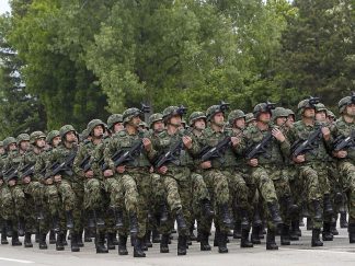 Hiljade ljudi napustilo profesionalnu vojsku