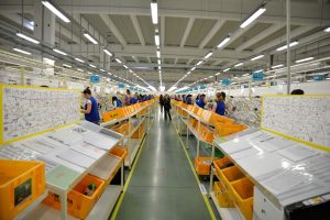 Jura u Leskovcu, radnici za mašinama