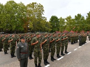 Vučić najavio uvođenje obaveznog vojnog roka: Za muškarce 75 dana