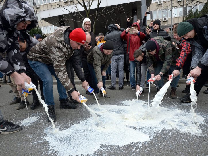 Ministar poljoprivrede Dragan Glamočić pozvao je građane da iskažu mlekarski patriotizam - kupujući više srpskog mleka i mlečnih proizvoda.
