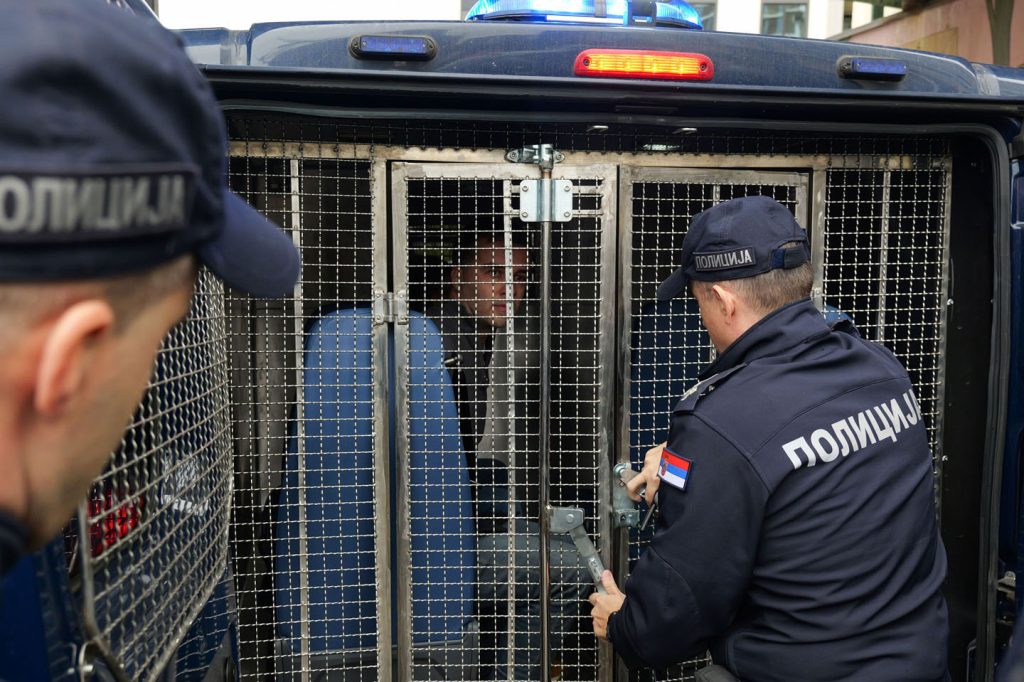 Hapšenje predsednika pokreta Kreni-promeni Save Manojlovića