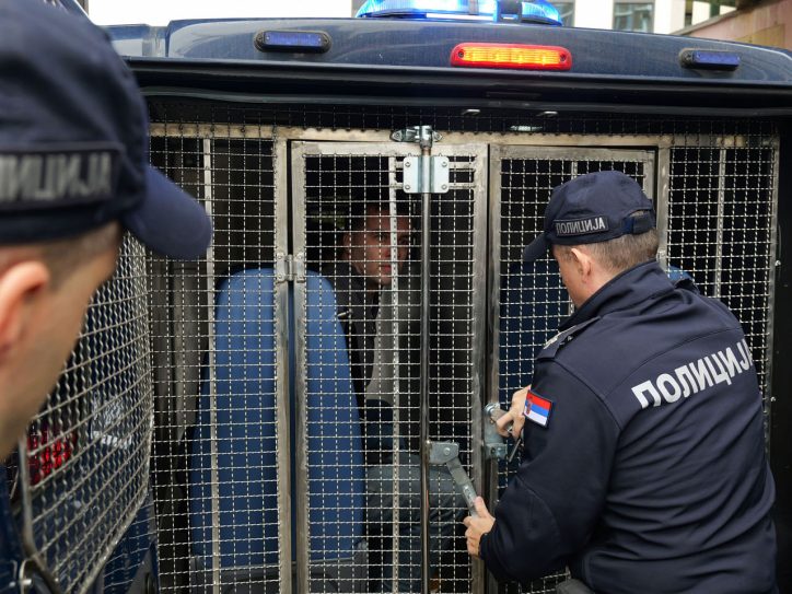 Hapšenje predsednika pokreta Kreni-promeni Save Manojlovića