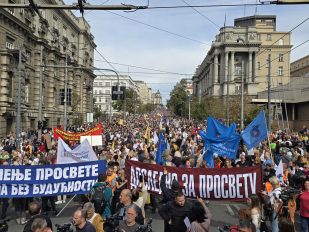 Protest prosvetnih radnika ispred zgrade Vlade u oktobru