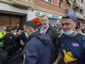 Španski kralj Felipe VI među besnim građanima