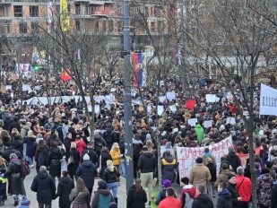 Veliki broj građana na Slaviji