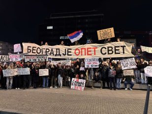 Poruka sa Slavije: Beograd je opet svet