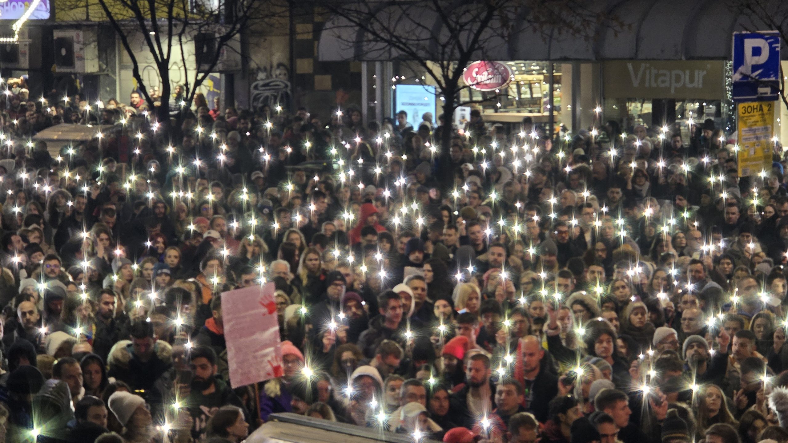 15 minuta tišine ispred RTS-a