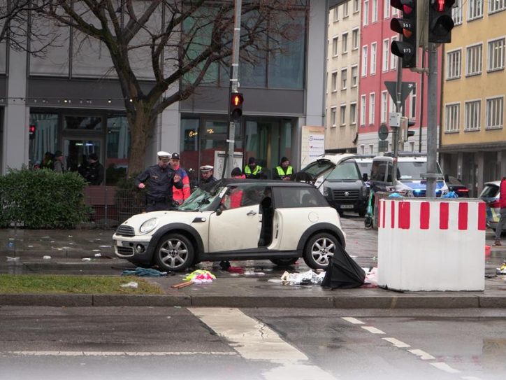 Napad u Minhenu izveden je malim automobilom mini kuper