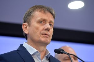 Glišić pričom o studentima „u kovčezima“ nastavlja Vučićev obračun sa državnim fakultetima