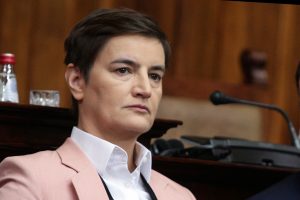 Predsednica Skupštine Srbije Ana Brnabić izjavila je u sredu da poslanicima opozicije nije bio cilj da uđu u Dom Narodne skupštine, već da sklanjaju i uništavaju šatore koji se nalaze ispred zgrade parlamenta.