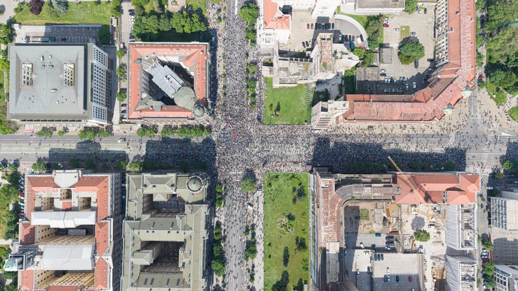 Protest ispred Vlade Srbije, fotografija iz drona