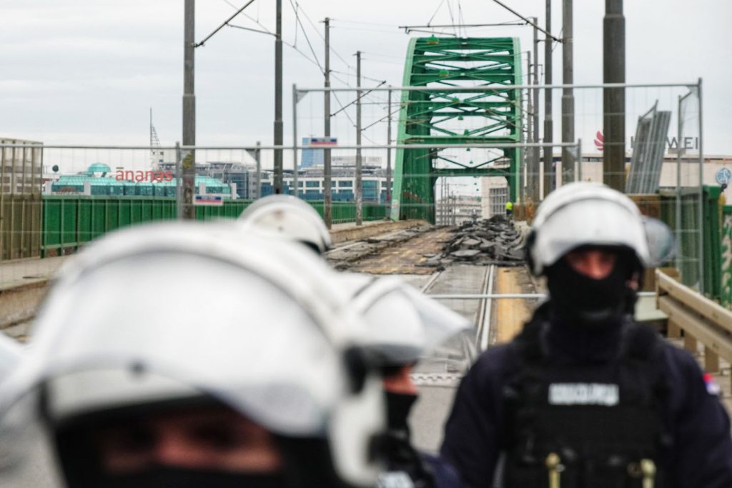 Rušenje Starog savskog mosta u Beogradu