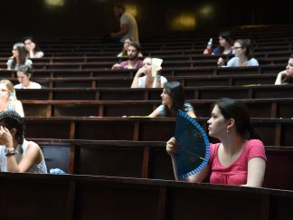 Studenti u amfiteatru