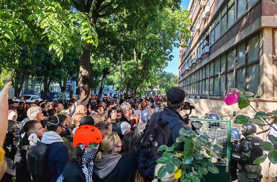 Protest ispred zgrada pravosuđa u Novom Sadu