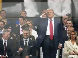 Donald Tramp na vojnoj paradi povodom 250 godina vojske SAD