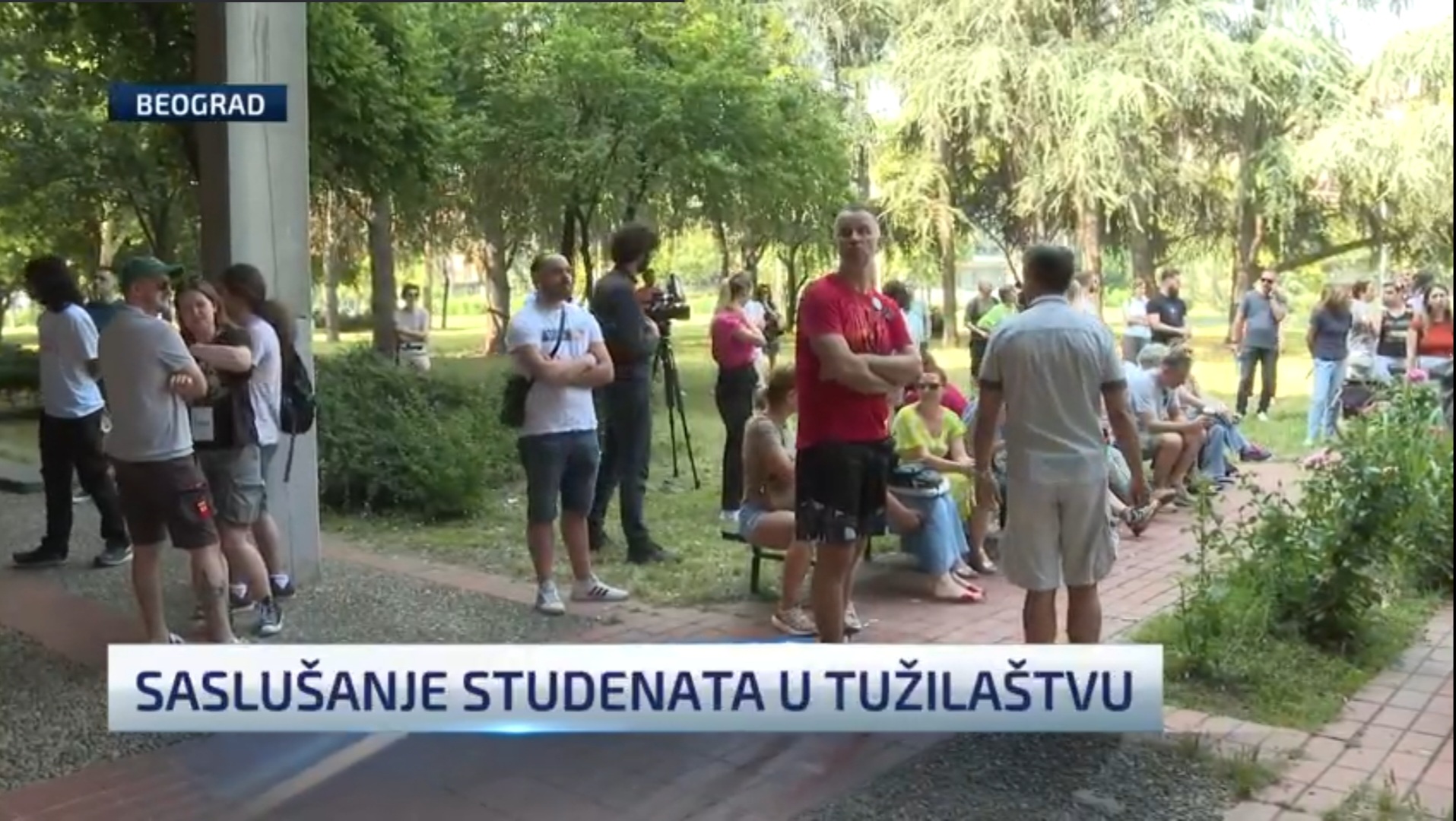 Građani ispred Trećeg osnovnog tužilaštva u Beogradu