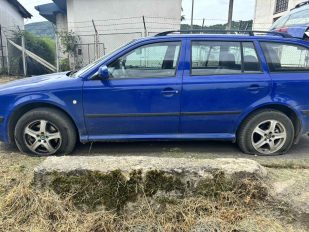 Izbušene gume na automobilu reporterke Vremena
