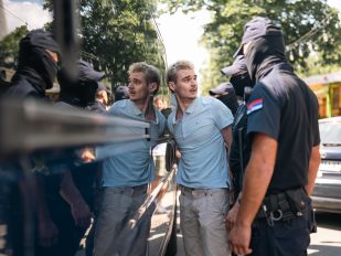 SLIKA I PRILIKA NAPREDNJAČKE SRBIJE: Maricama na građane i brutalno hapšenje maturanta Bože Vasovića
