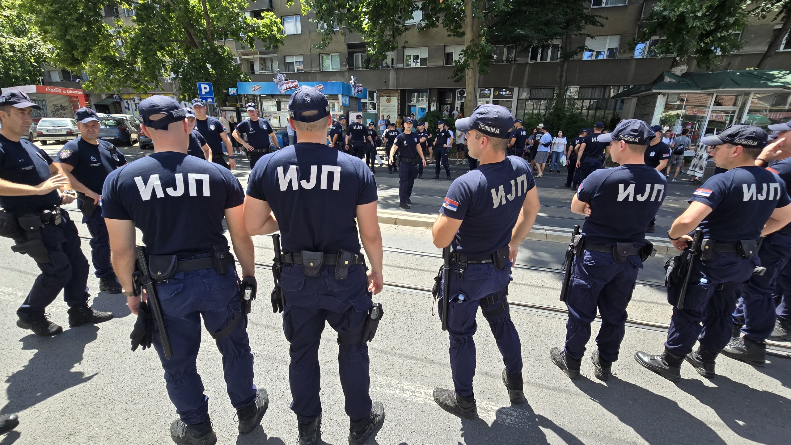 Policija na protestu ispred VIŠER-a