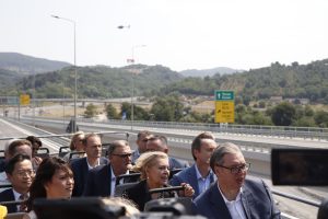 Predsednik Srbije Aleksandar Vučić obilazi novu deonicu auto-puta E-763 