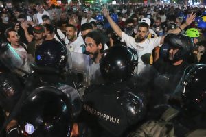 Neredi na ulicama Beograda tokom protesta "Vidimo se na Vidovdan"