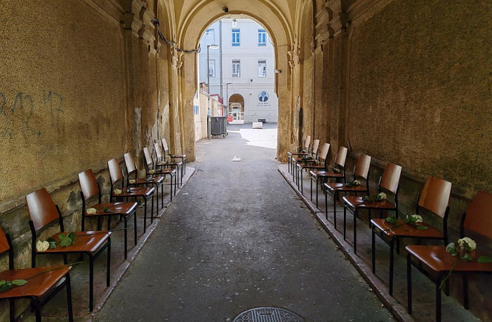 Protest ispred Ekonomske škole 