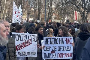 Više od polovine ispitanika u istraživanju u kome je učestvovalo skoro 470 nastavnika izjavilo je da najčešće bilo izloženo verbalnom nasilju, različitim vrstama poniženja i pretnjama inspekcijom.