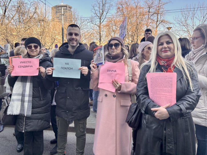 Olivera Ljubojević na protestu prosvetnih radnika