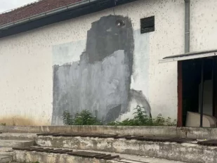 Prekrečen mural u Sočanici