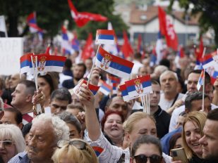Neki od ranijih skupova naprednjaka: Miting u Valjevu 2024.