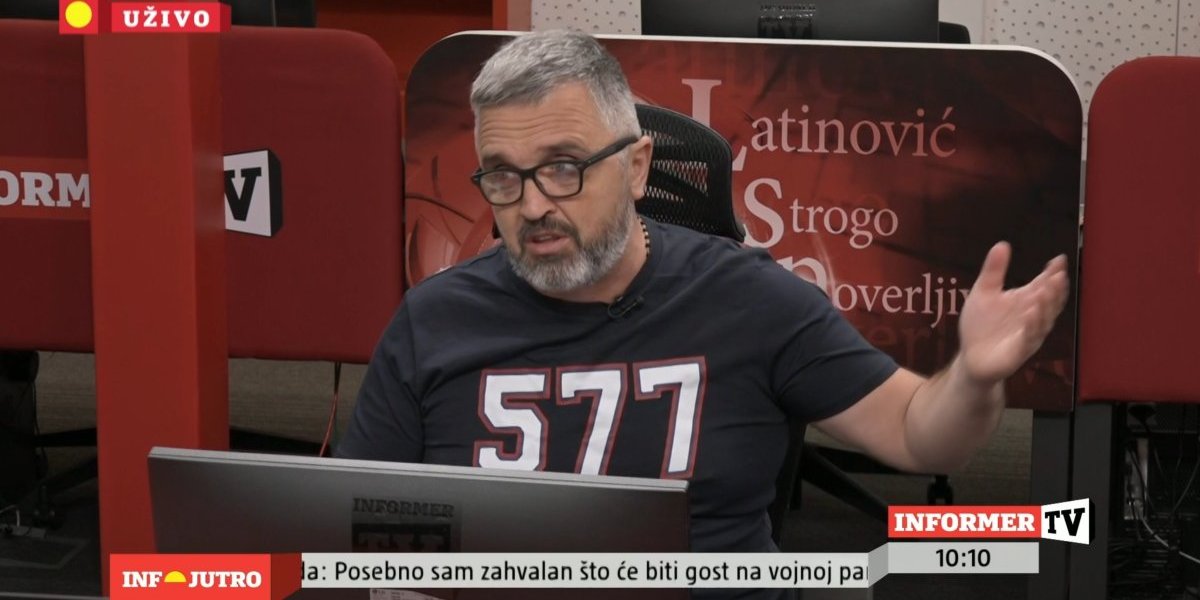 Dragan J. Vučićević u majici sa brojem 577