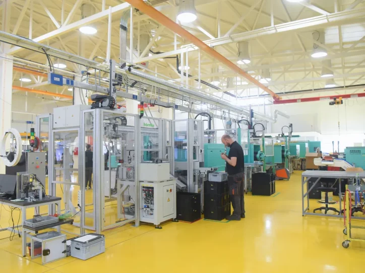 Fabrika Gruner u Vlasotincu: Oko 70 radnika ostaje bez posla