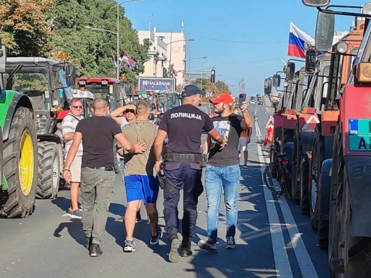 Privođenje poljoprivrednika nakon protesta sredinom septembra 2025. godine