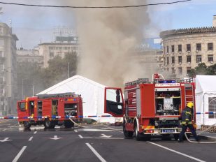 Jedan od šatora u Ćacilendu ispred Doma Narodne skupštine Srbije izgoreo je.